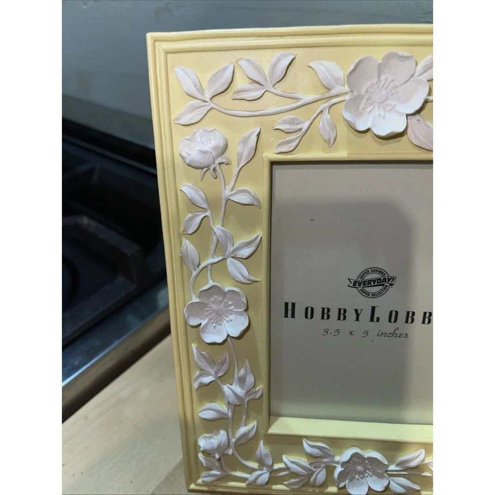 Floral 3D Resin Picture Frame Magnolia Flower Green Gold 6x7